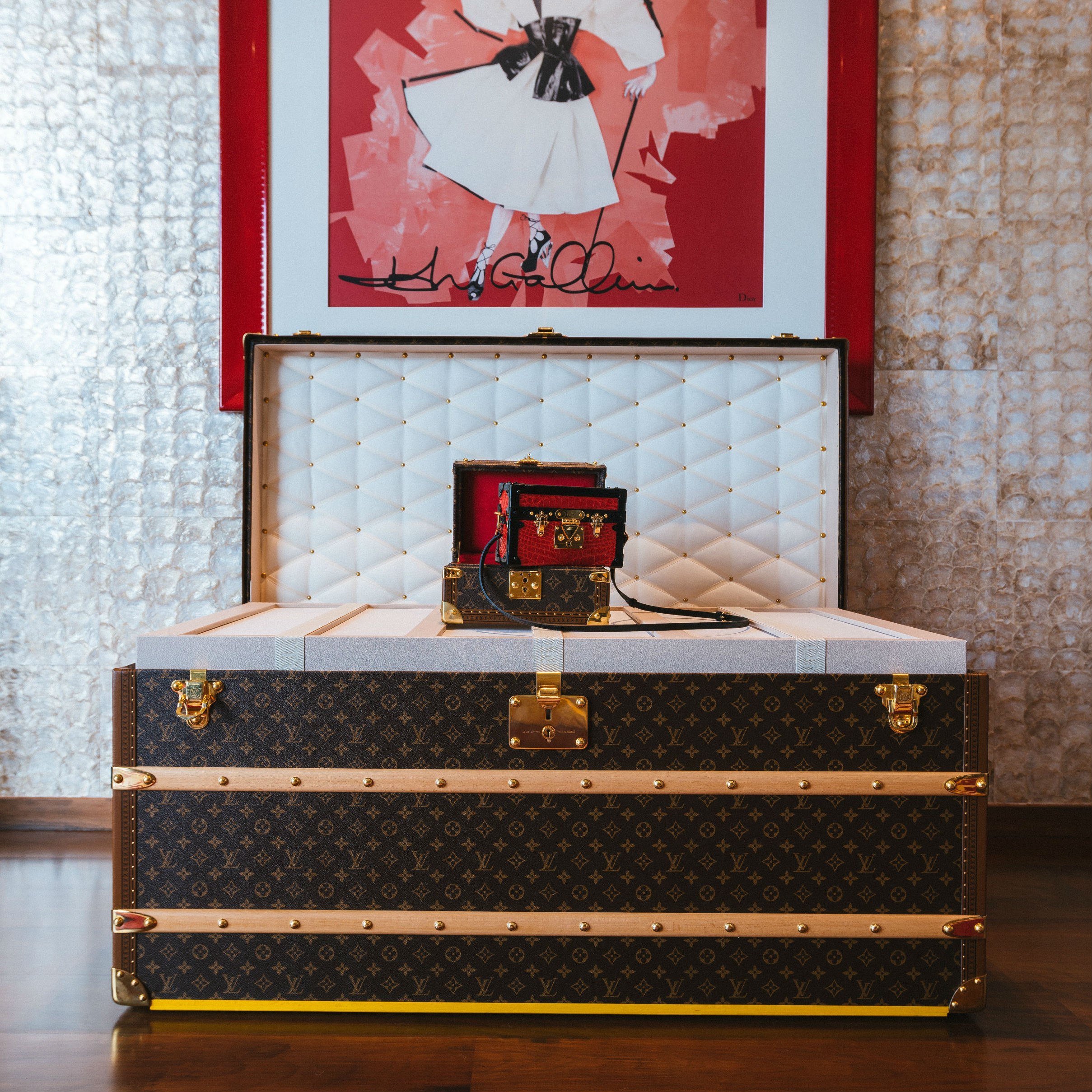 L'Appartement Louis Vuitton: What's in a trunk?
