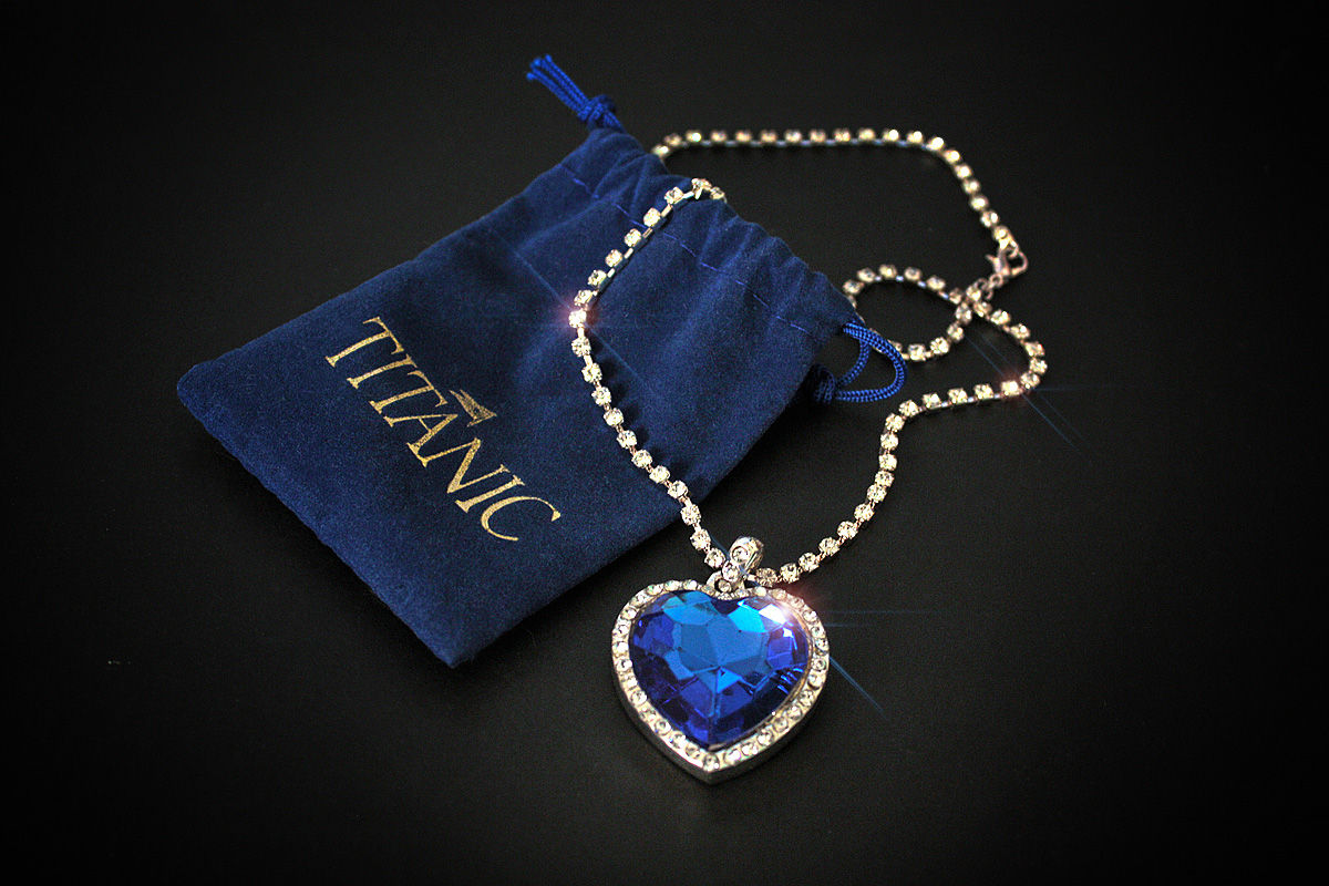 Heart of the Ocean necklace in Titanic