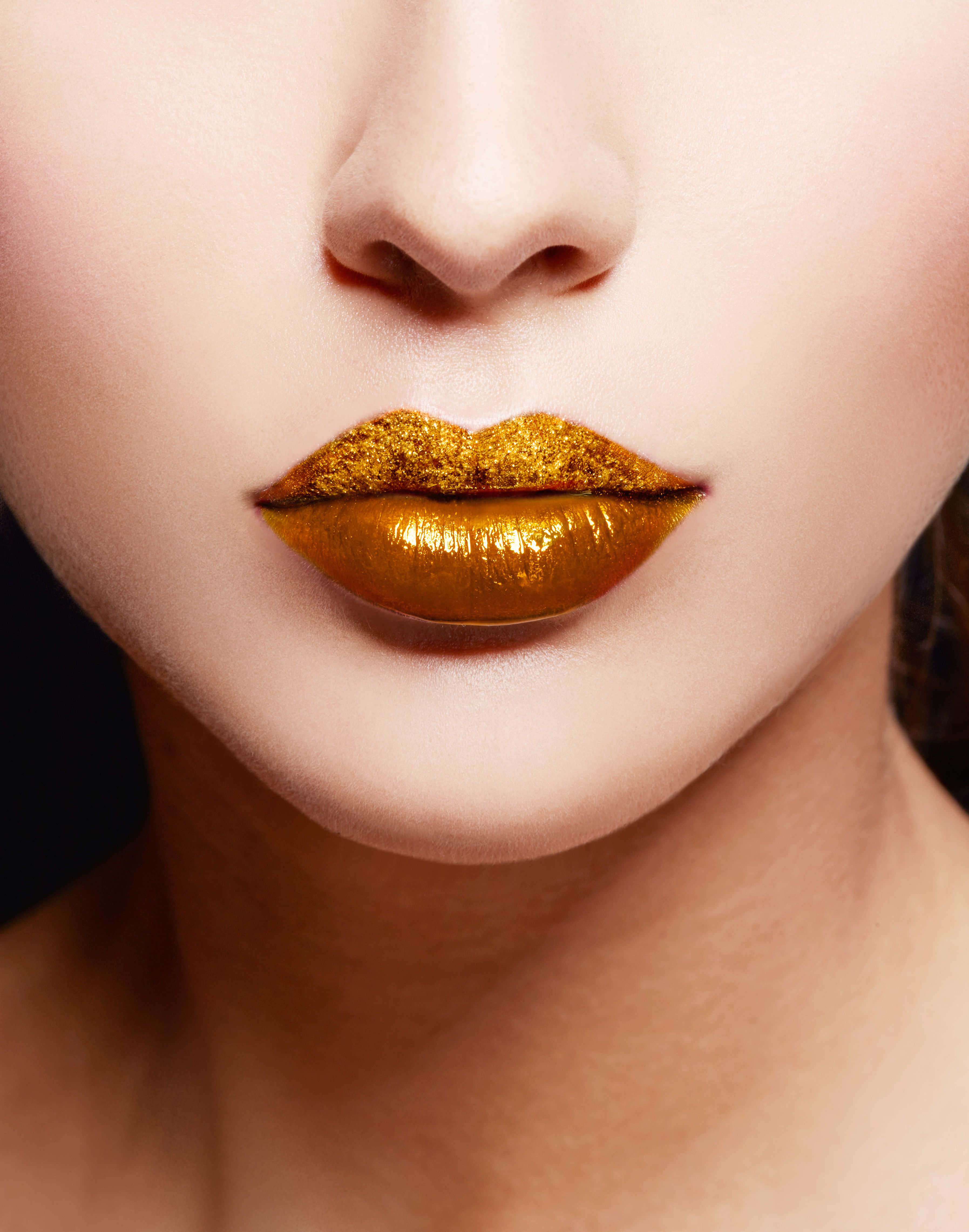 lipstick with gold lips