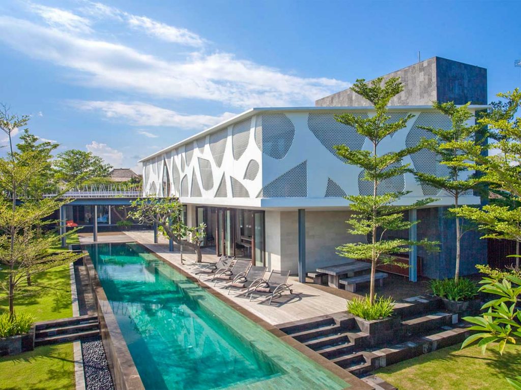 10 fashionable party pads for group getaways