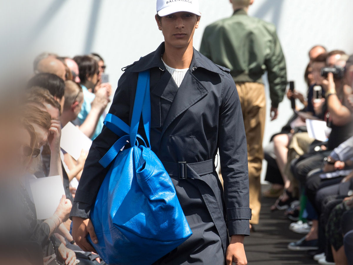 Balenciaga's new HK$17,500 bag looks exactly like tote Lifestyle Asia