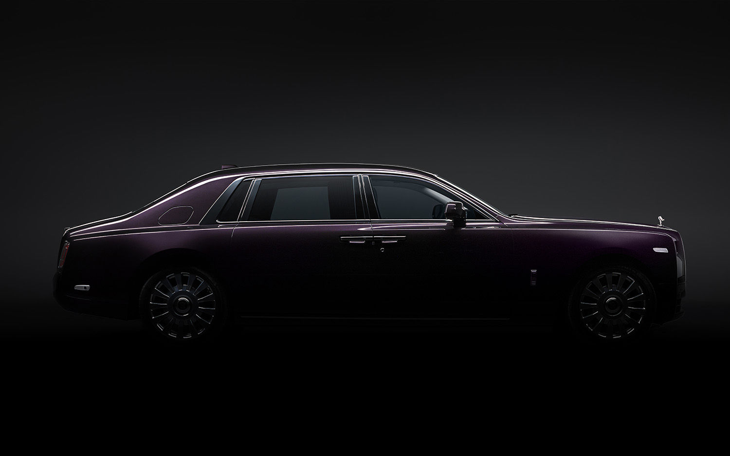 Rolls-Royce reveals its grandest luxury saloon yet: The Phantom VIII