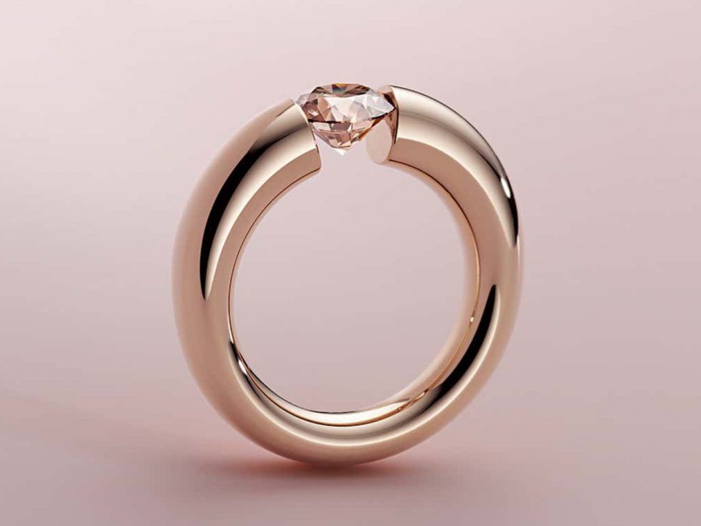Why Niessing’s Tension ring is the unconventional wedding band we adore