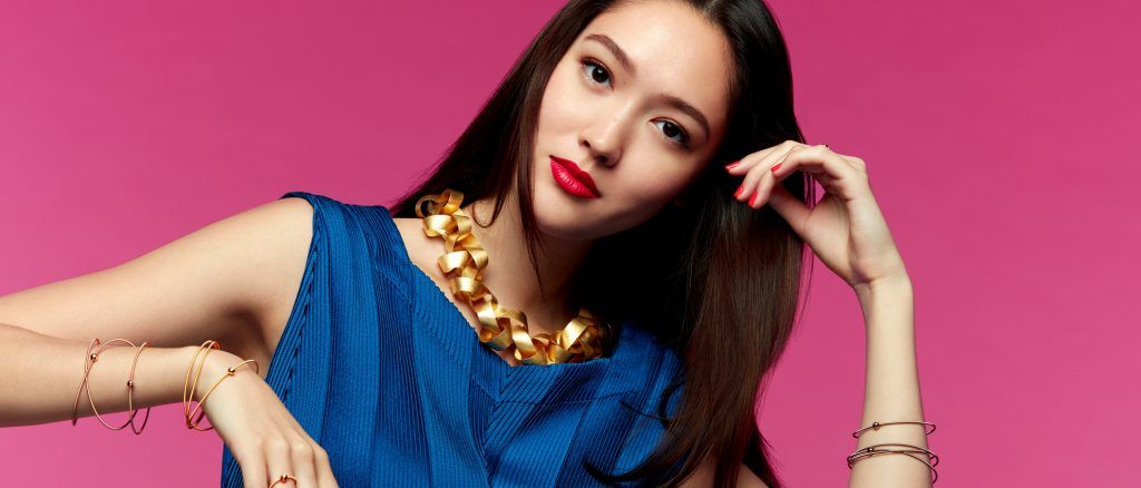 Aimee Cheng-Bradshaw and Jade Seah show you how to wear Niessing jewellery