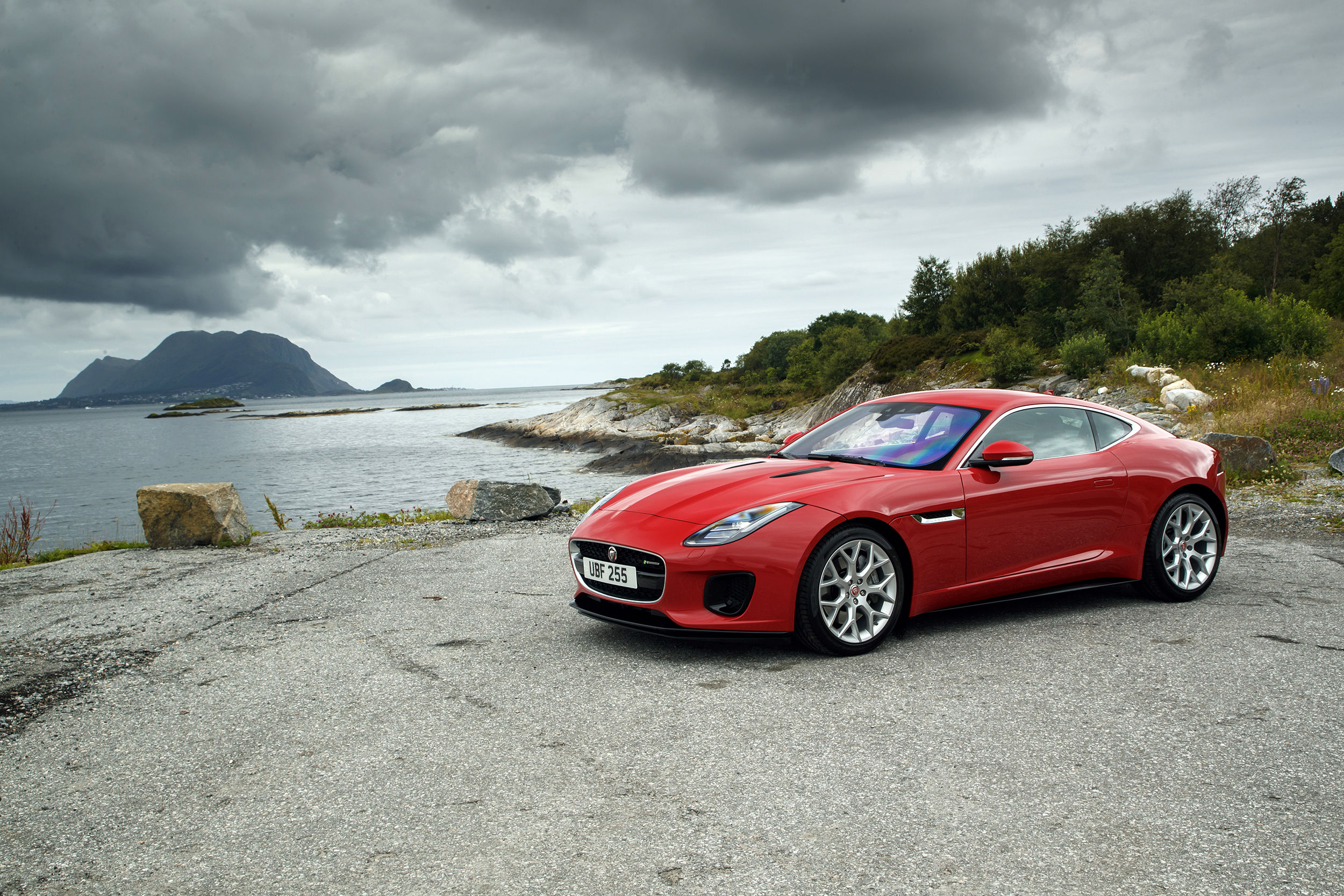 6 reasons why the Jaguar F-Type 2.0 is the next everyday sports car
