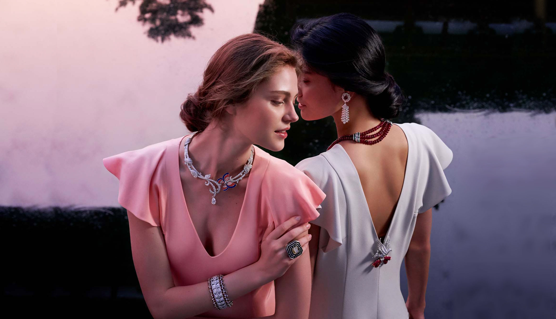 Why Van Cleef & Arpels' Zip Necklace is Known as One of its Most