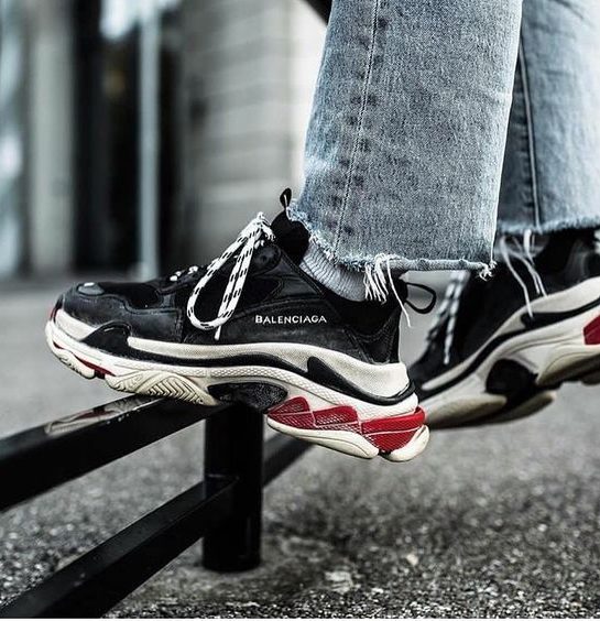 Balenciaga triple s on best sale feet men