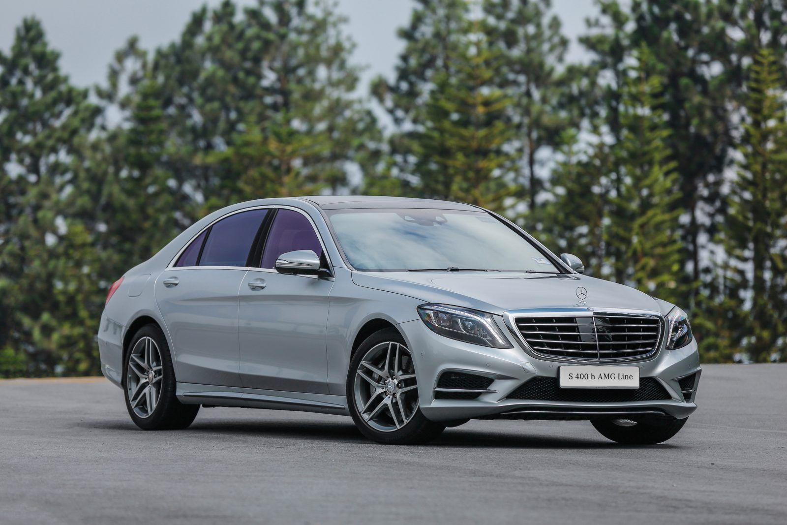 Review: The Mercedes-Benz S400h is both a luxurious ride and stately drive