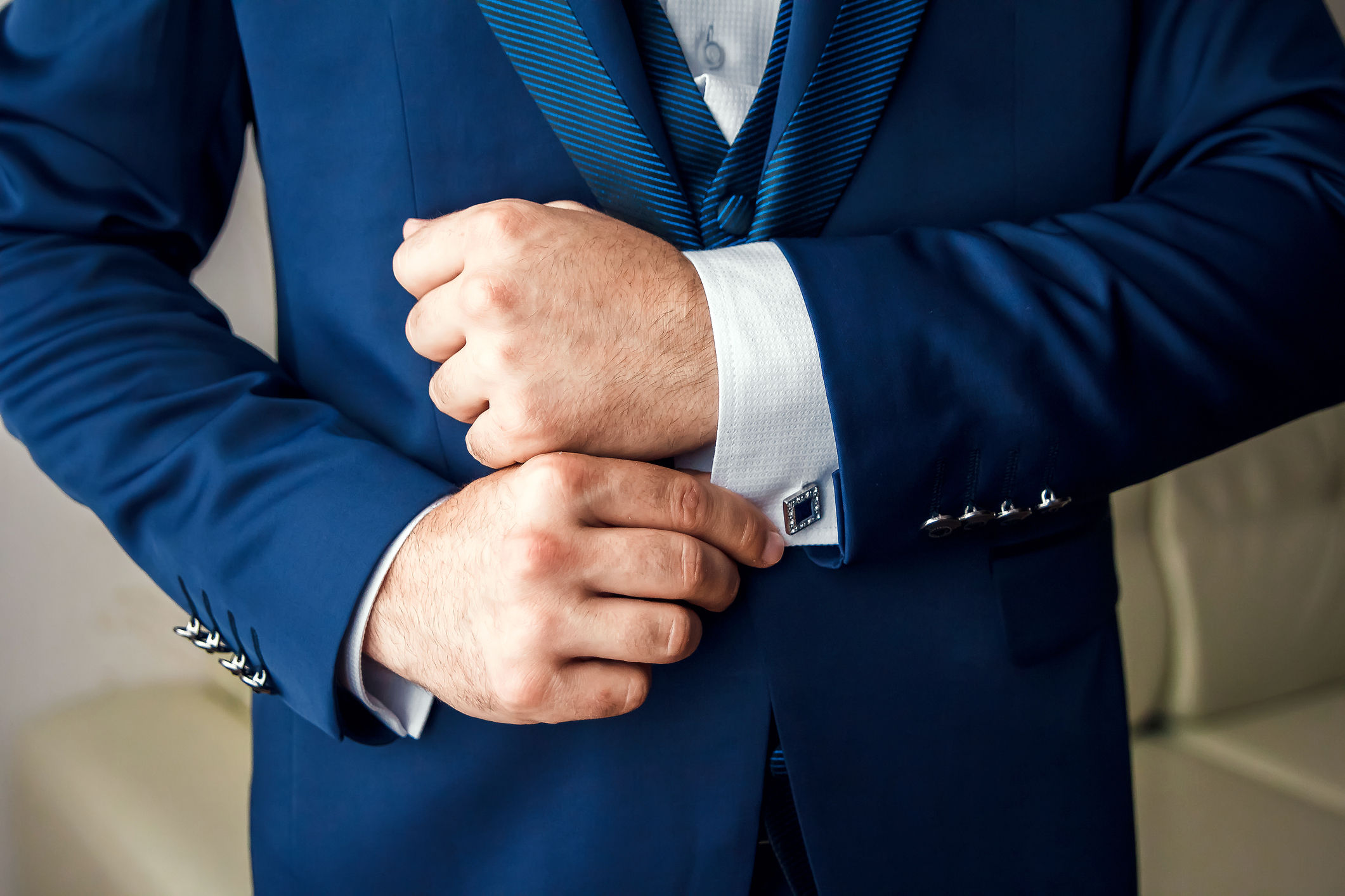 A debonair gentleman's guide to shirt cuffs