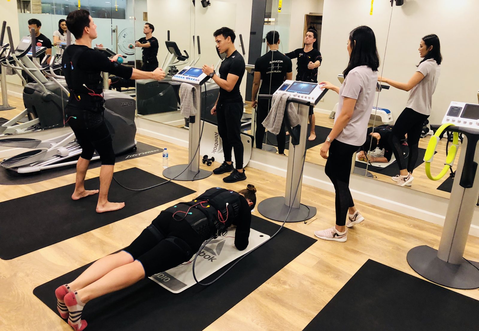 Review FiTin25's Electrical Muscle Stimulation workout