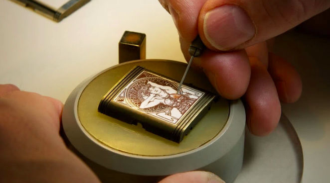Jaeger-LeCoultre brings hand-engraved enamels to its Reverso series