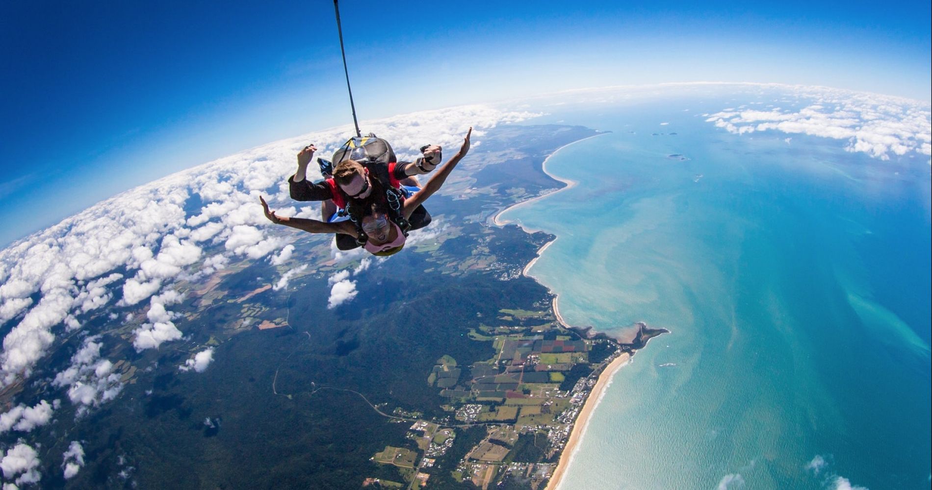 Tandem skydiving in Cairns