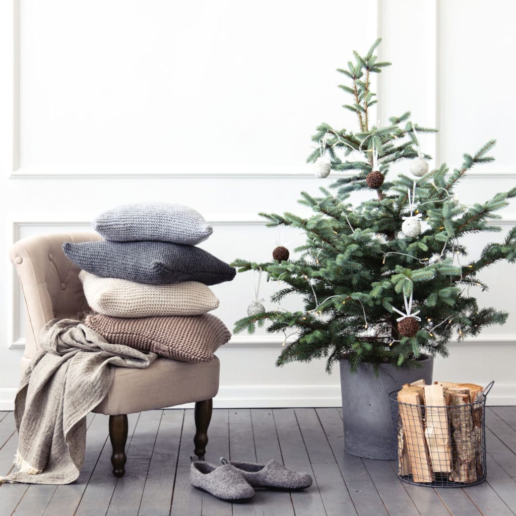 Easiest of the Christmas decor tips that help you get in the festive mood