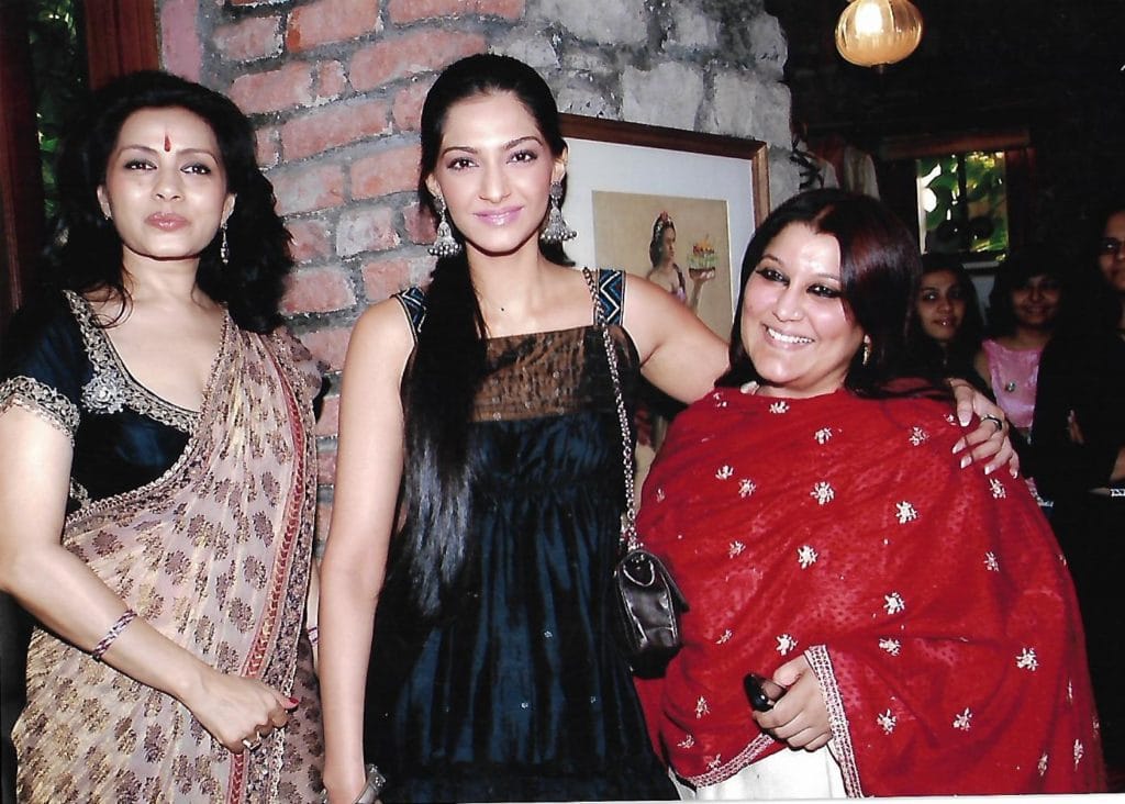 Sonam Kapoor and Anuradha Vakil with Ms. Sangita Kathiwada at Melange for Saawariya Collection 2007