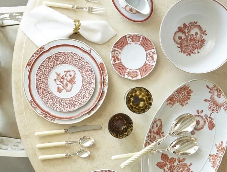 10 subtle ways to add Pantone’s Living Coral into your home