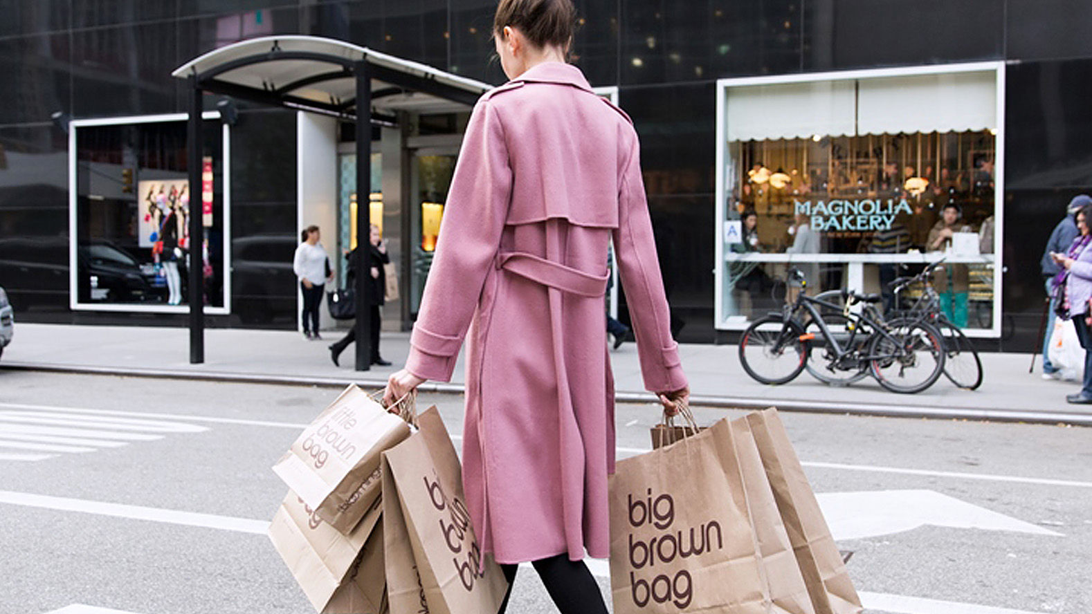 Bloomingdale's offers a one-stop shop with free shipping to Hong ...