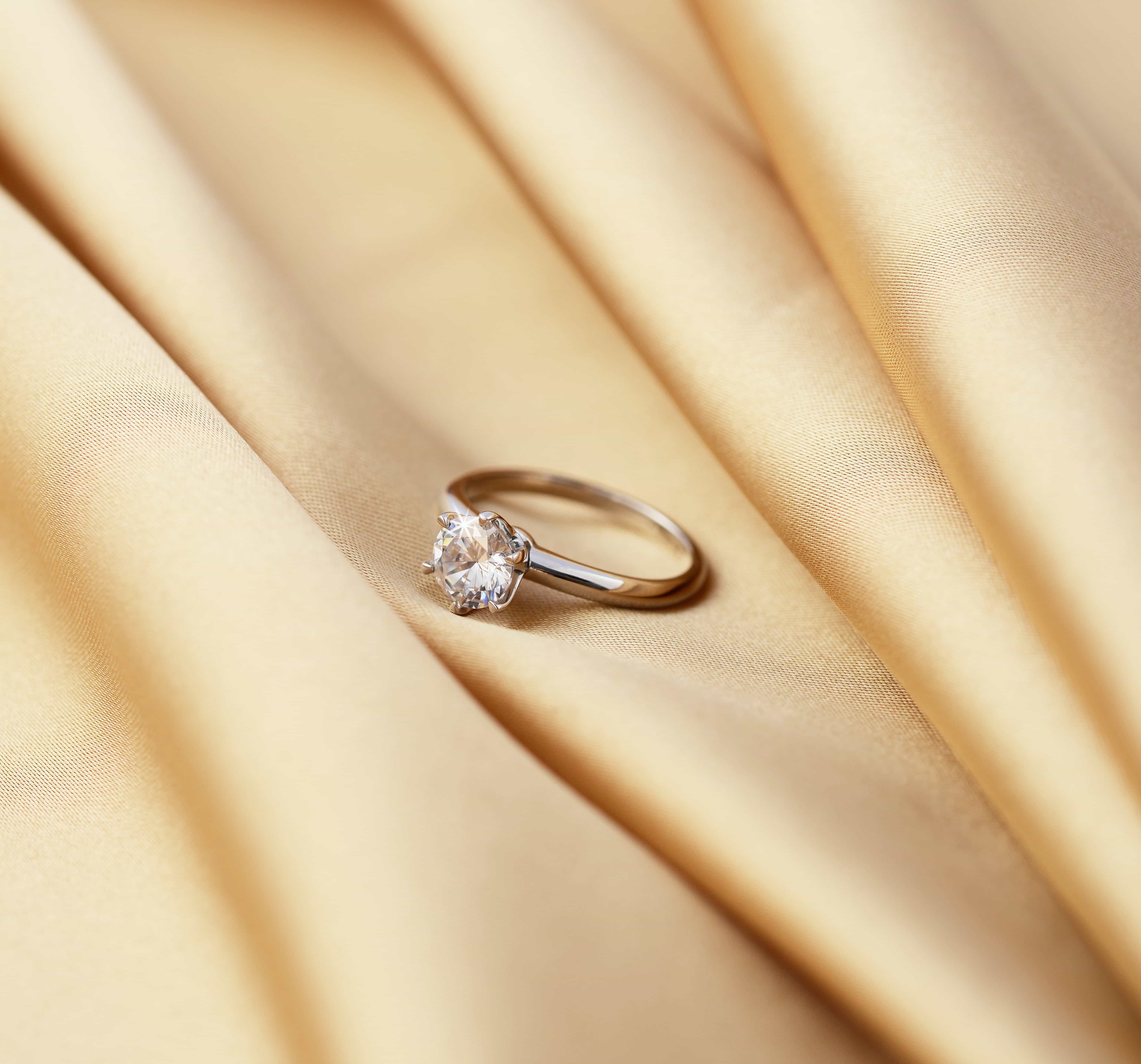 iuiga diamond ring