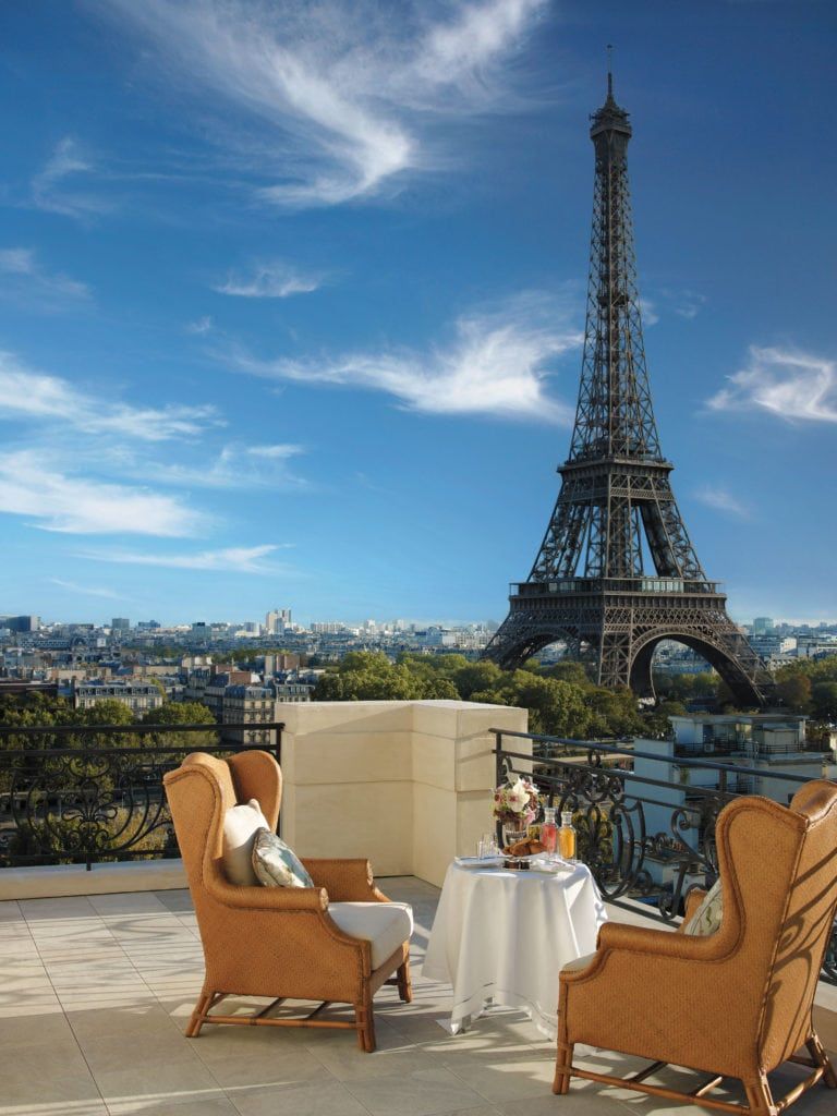 Shangri-La, La Rooftop Lounge