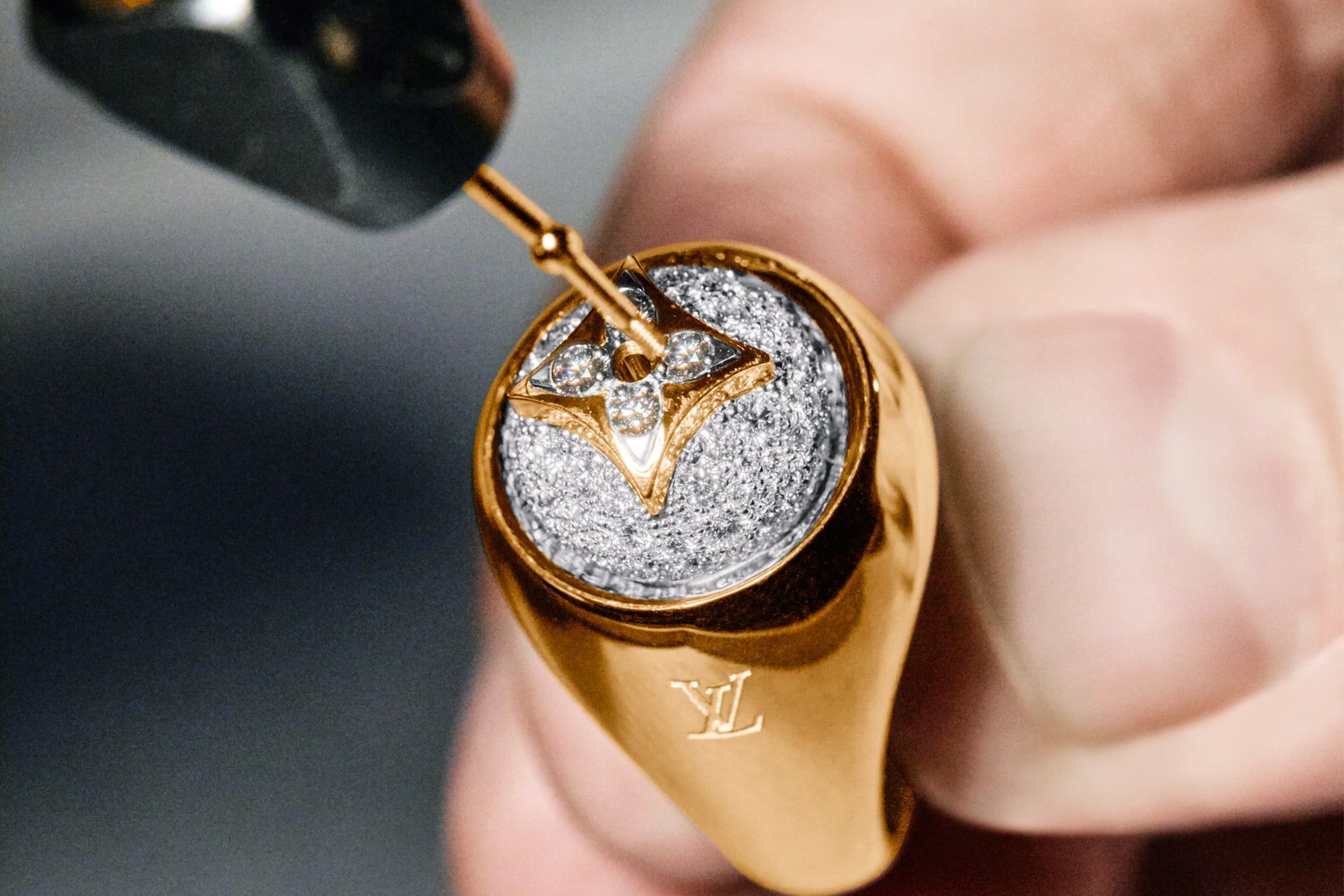 Louis Vuitton B Blossom Diamond Earrings
