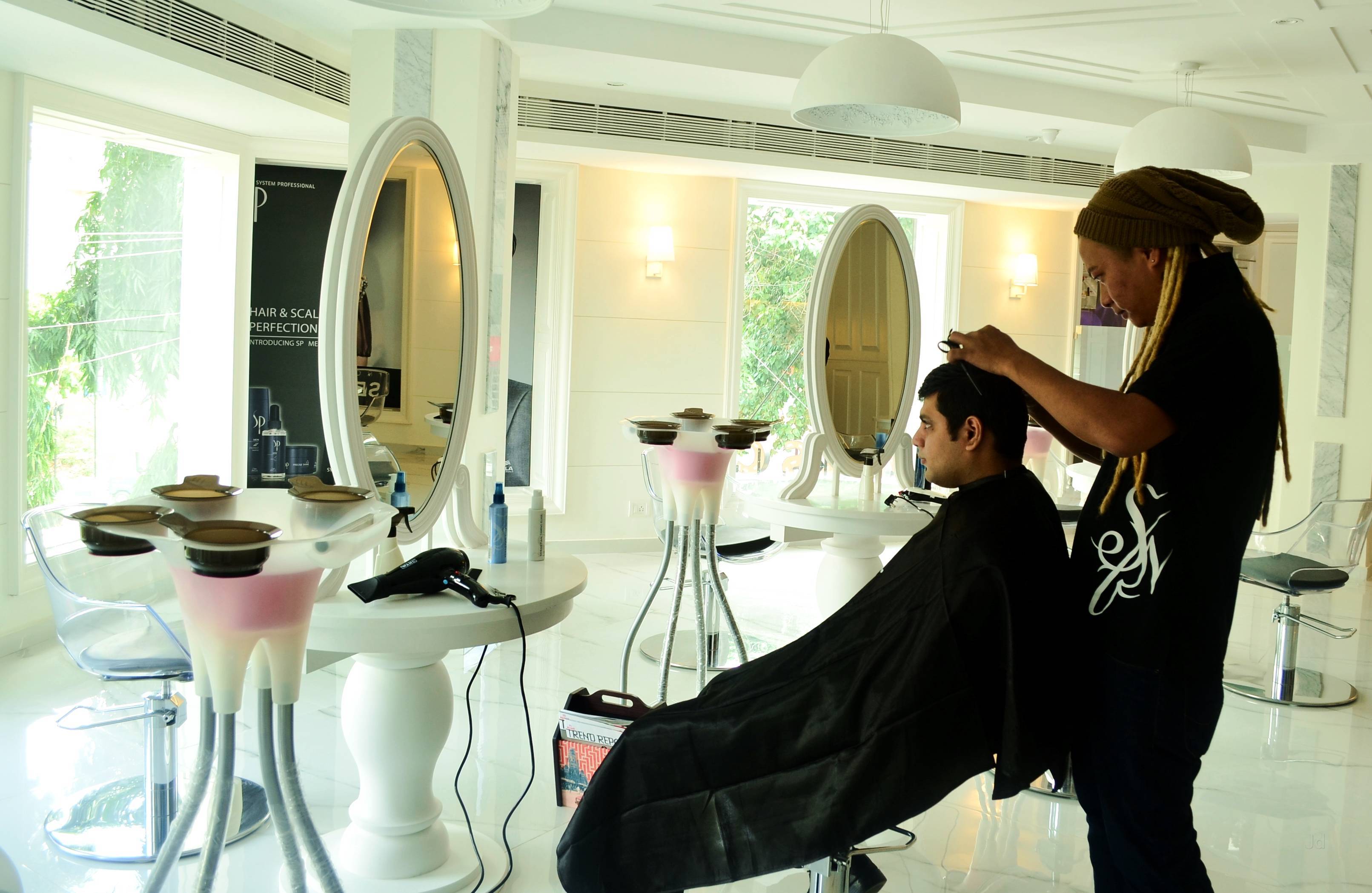 Going beyond the haircut, these are the 5 best salons for men in India