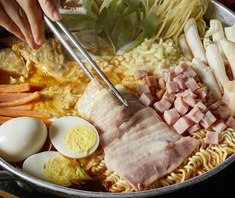 The Secret to Jeonju's Marvelous Foods: Exploring the Delicious Side Dishes  of Sinjungang Market