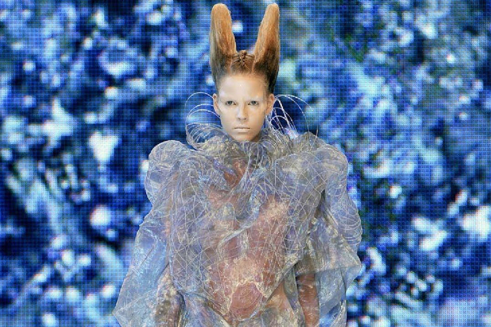 GIVENCHY HAUTE COUTURE Fall 1997 by - Unforgettable Runway