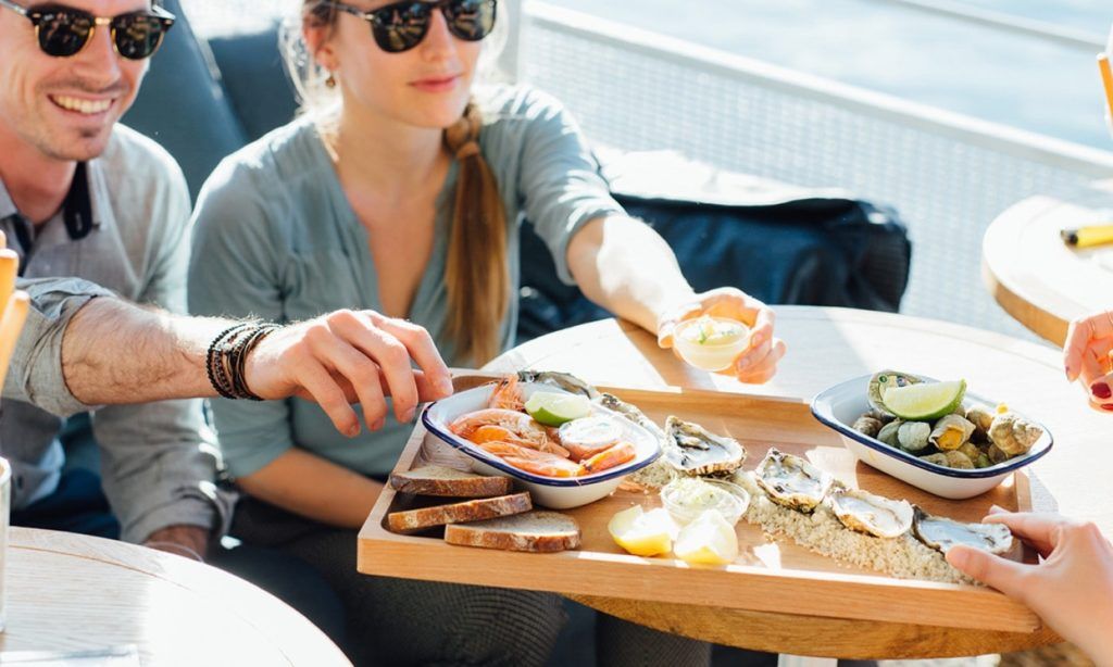 Parisian riverside boat bars where you can feel and cool down like a local