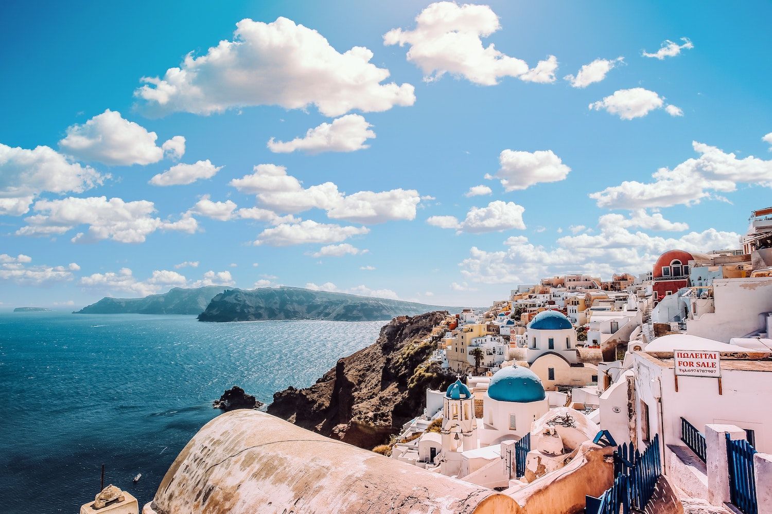 The most Instagrammable luxury hotels in Santorini for your summer getaway