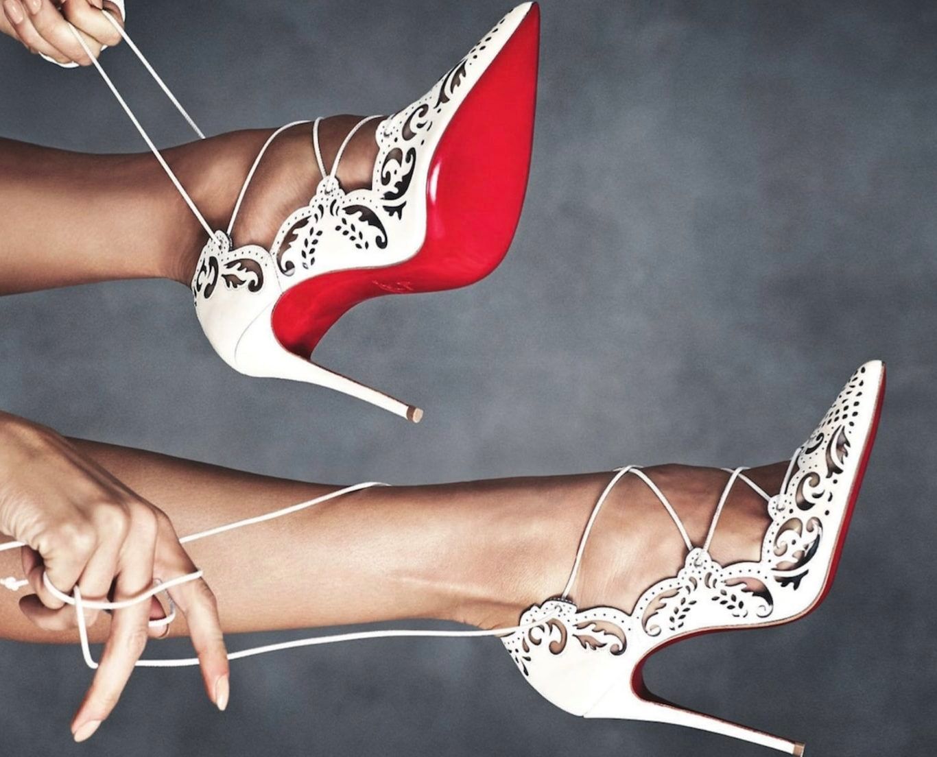 En smule Møntvask rulletrappe Why is it expensive: The Christian Louboutin red soles