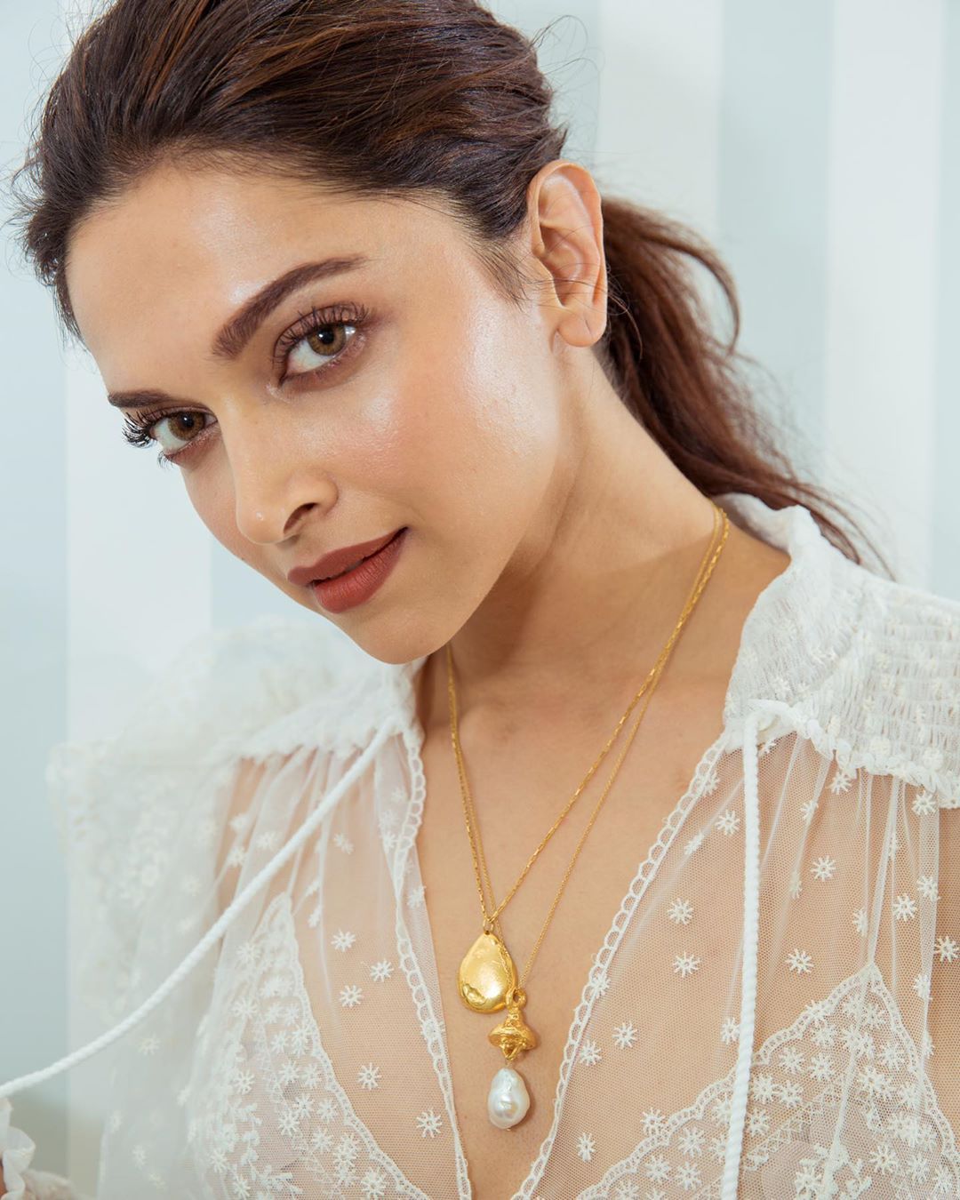 Layered necklaces is the hottest jewellery trend celebs are