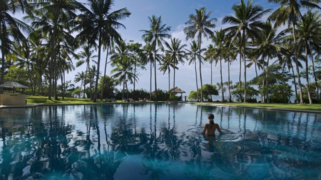 Find zen amongst the waves at Alila Manggis’ new ocean-facing yogashala