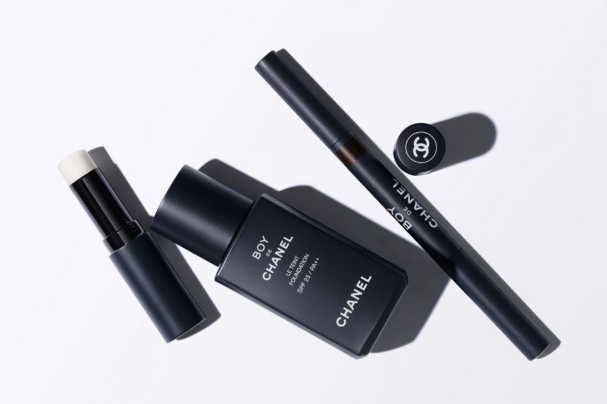 Chanel флюид les beiges. Boy de chanel косметика. Boy de chanel косметика. Chanel pas. Помада chanel rouge coco.