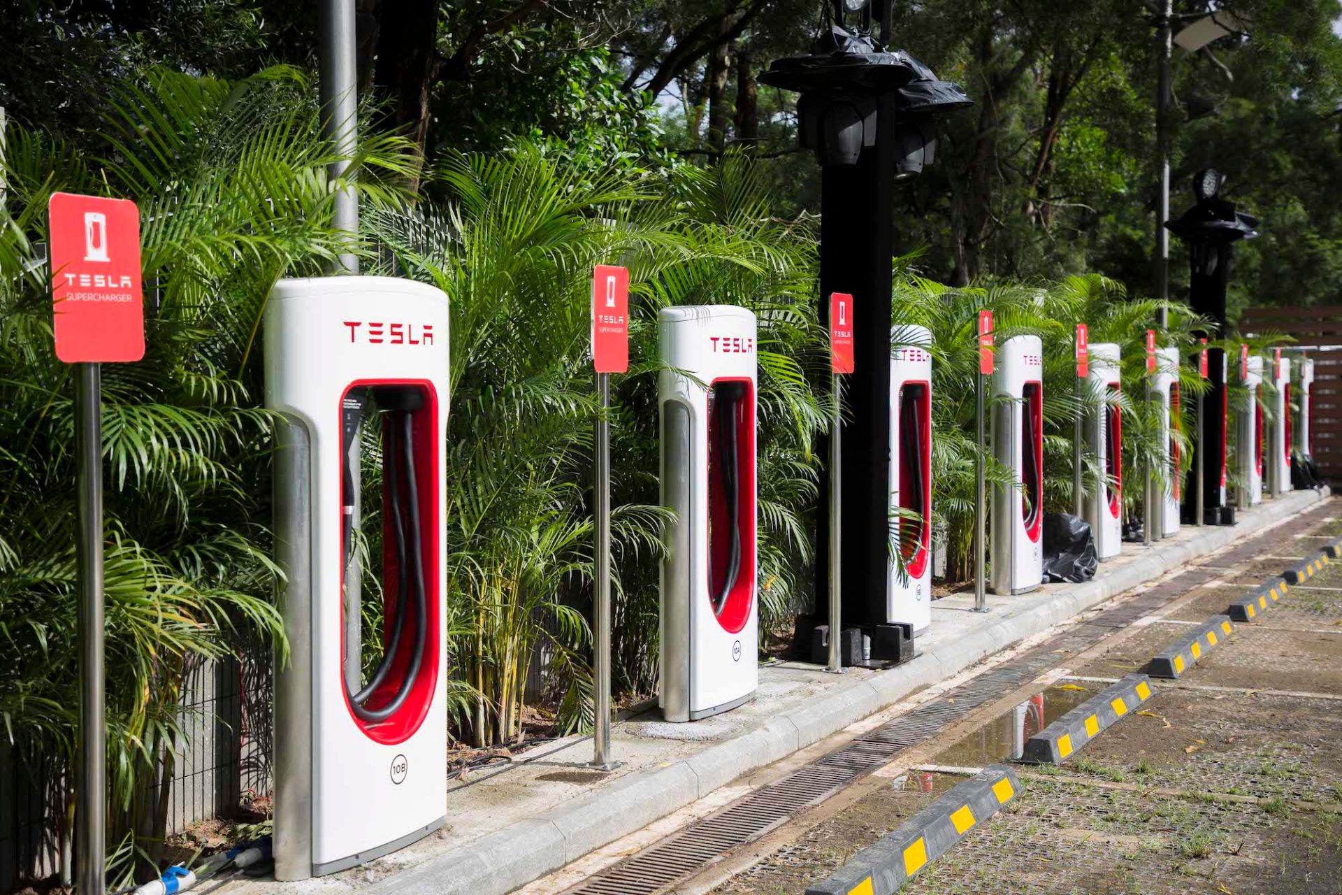 Tesla Model 3 arrives in Hong Kong along with new Supercharger Station