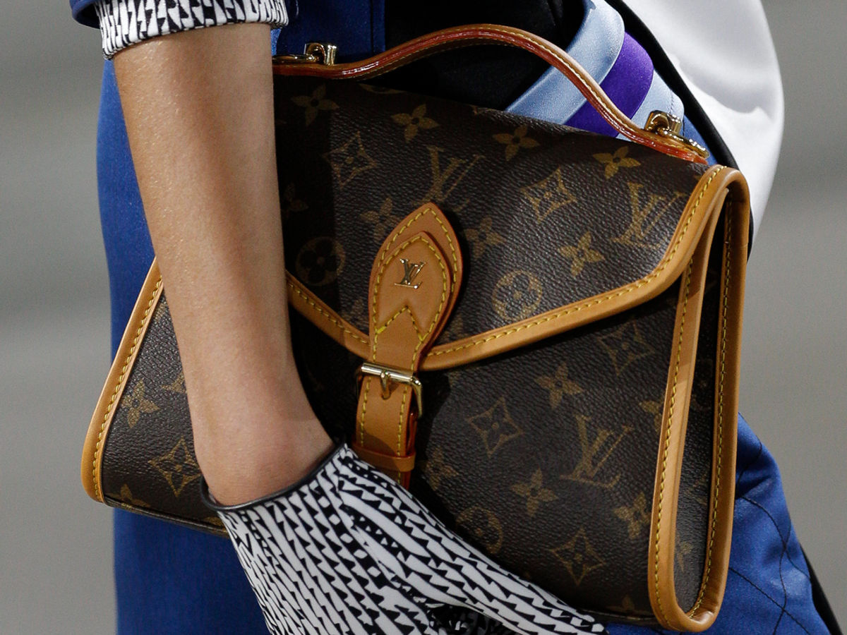 Kuala Lumpur, Malaysia - July 30, 2019: Louis Vuitton Monogram Leather  Camera Box Handbag At The Time Capsule Exhibition By Louis Vuitton KLCC In  Kuala Lumpur. Stock Photo, Picture and Royalty Free Image. Image 145354315.