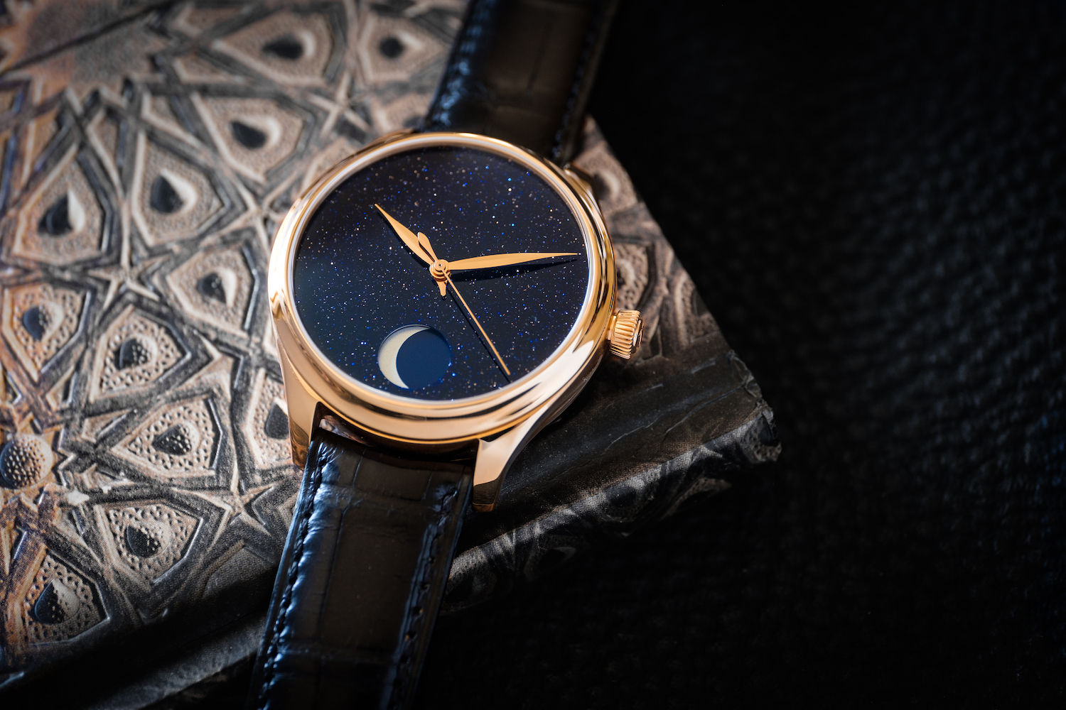 H. Moser Cie introduces the Endeavour Perpetual Moon in aventurine