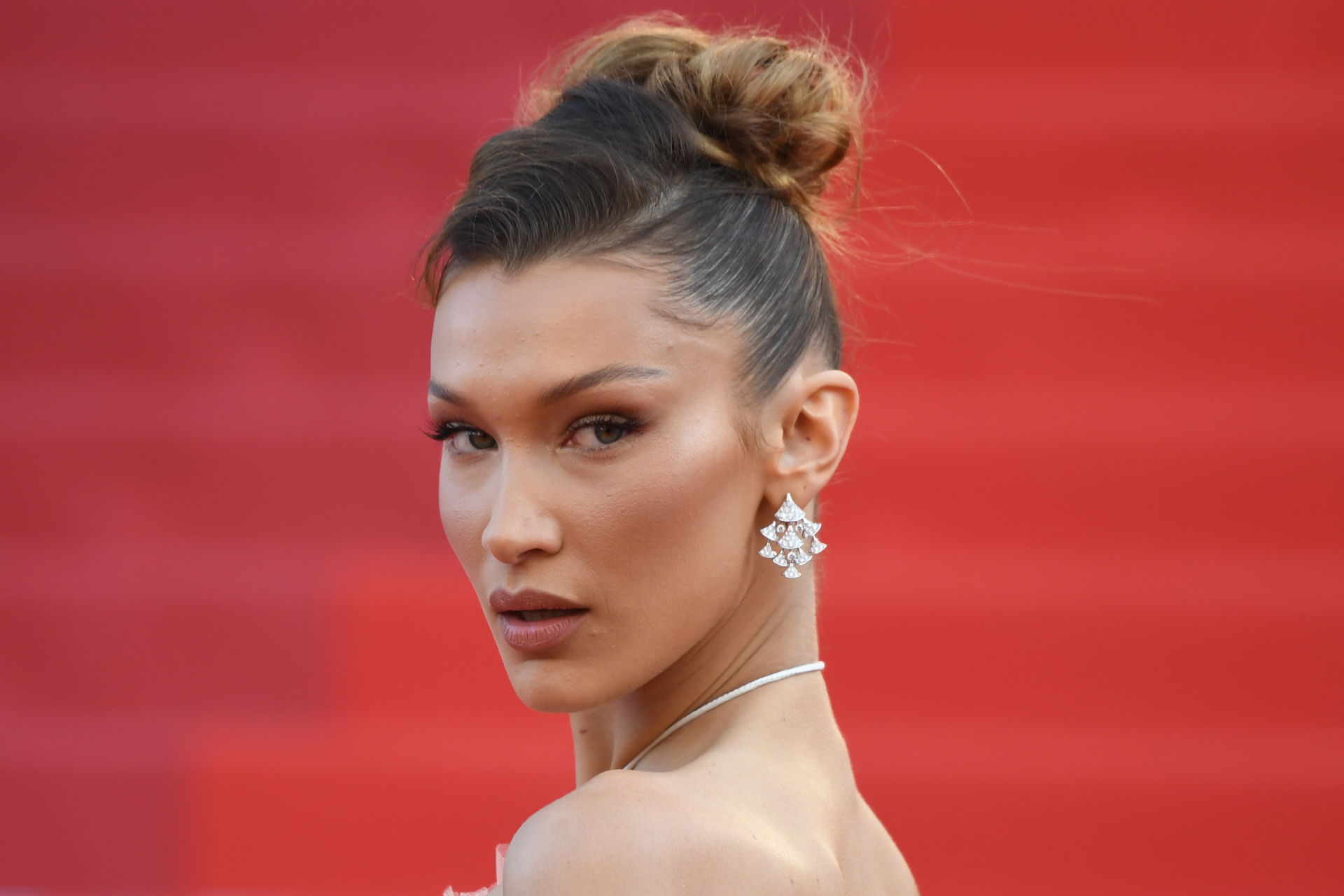 Share 135+ red carpet hairstyles