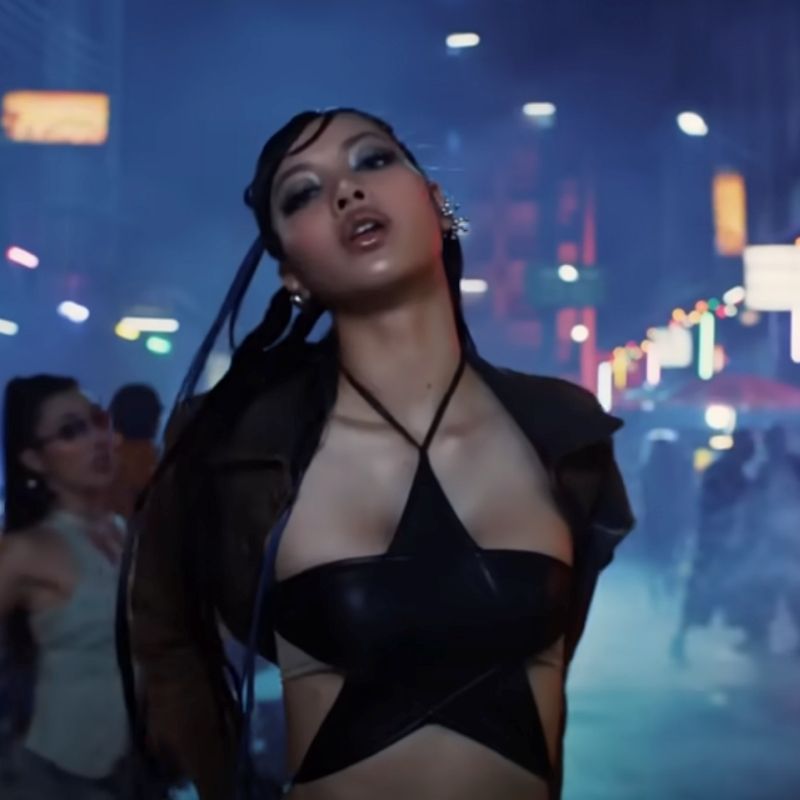 Lokasi penggambaran video muzik terbaru Lisa ‘Rockstar’ di Bangkok boleh singgah!