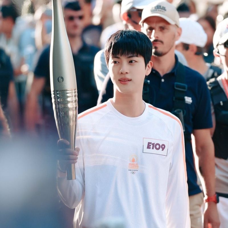 Jin BTS cipta sejarah sebagai pembawa obor sukan Olimpik Paris 2024
