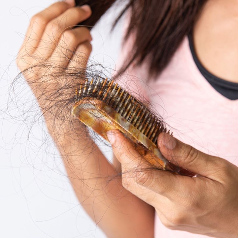 Rambut gugur tak terkawal? Ketahui 12 puncanya, No. 7 paling kerap anda lakukan!