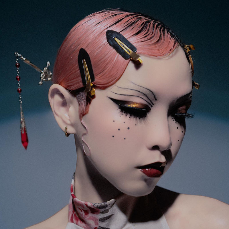 Beauty guru dan creator Malaysia yang patut ‘follow’ atas kreativiti yang lain dari lain