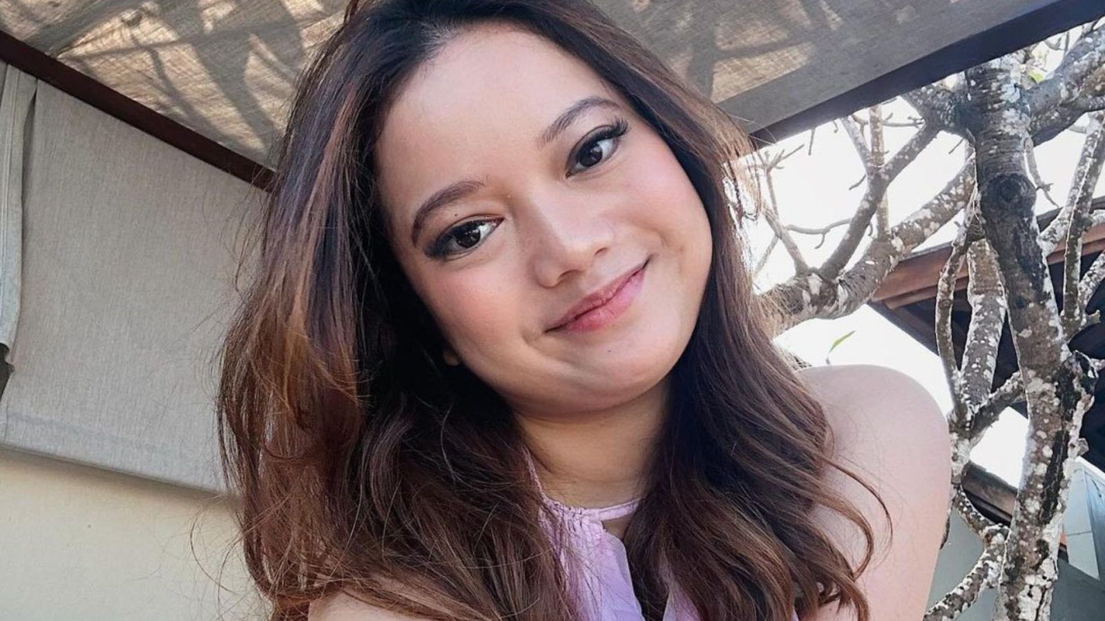 Inspirasi gaya fesyen warna ‘Pink’ seperti Kasih Iris Leona