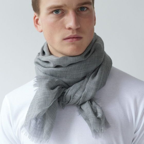 Begg & Co 'Wispy' superfine cashmere scarf in mid-grey
