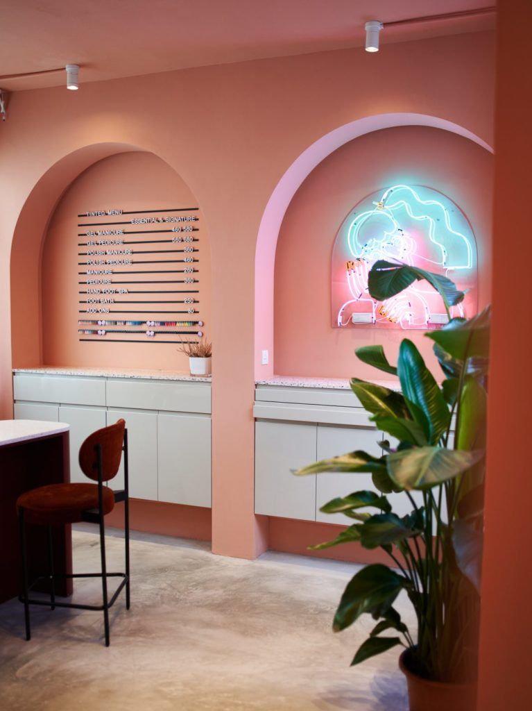 Tinted- salon