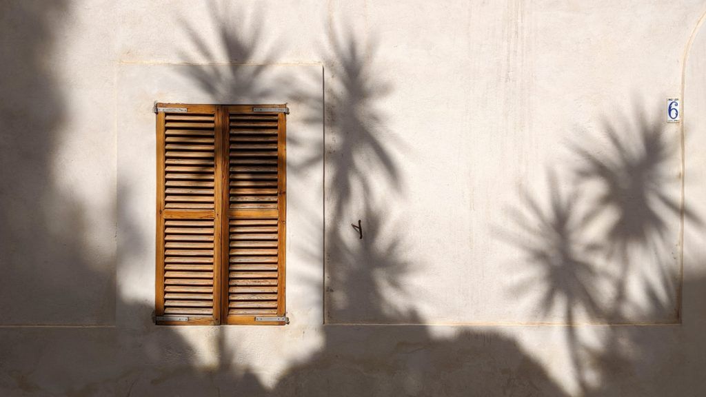 5 summer fragrances that will transport you around the globe through your nose