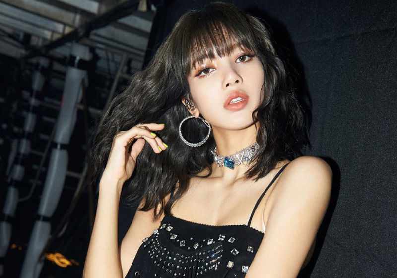 BLACKPINK's Lisa stuns netizens with her sparkling all-black
