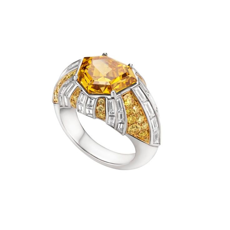 yellow diamond pantone 2021