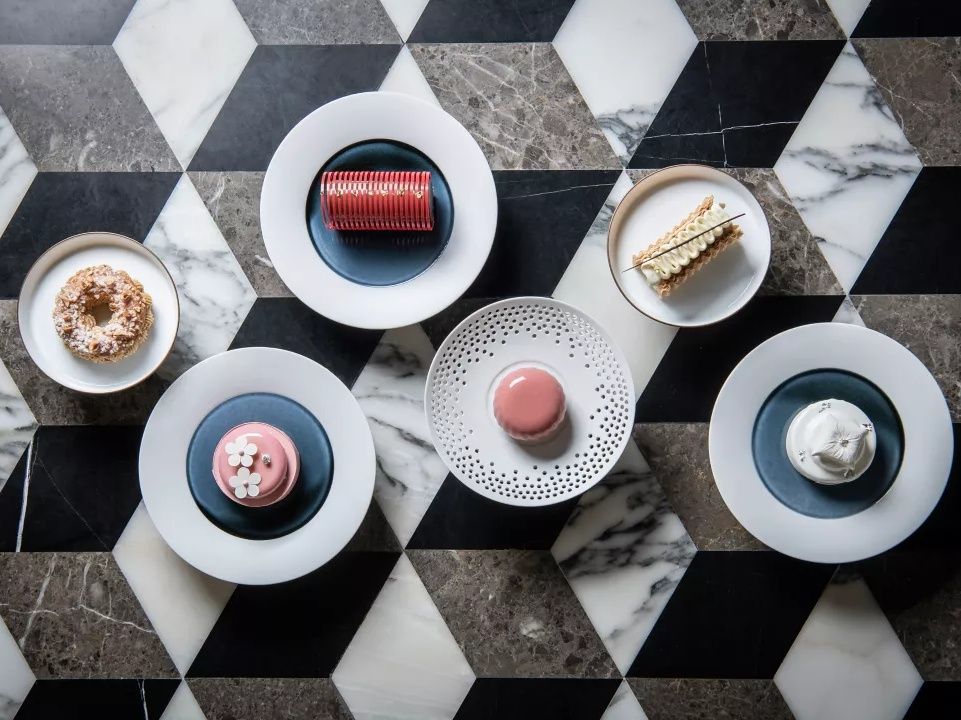 luxury cakeries