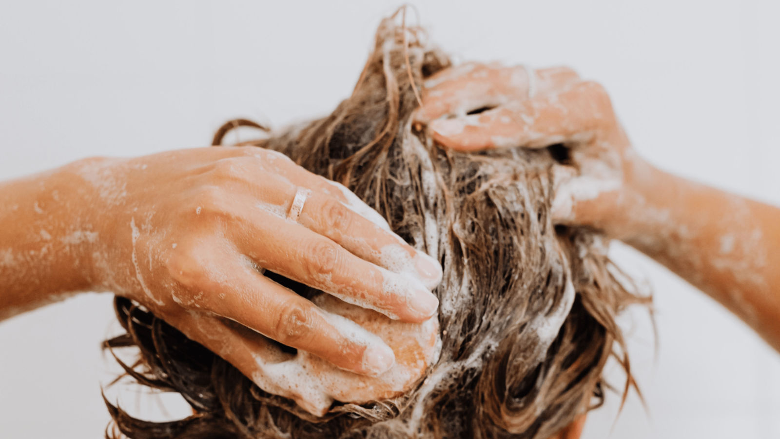 Clarifying shampoo what it is and 6 of the best