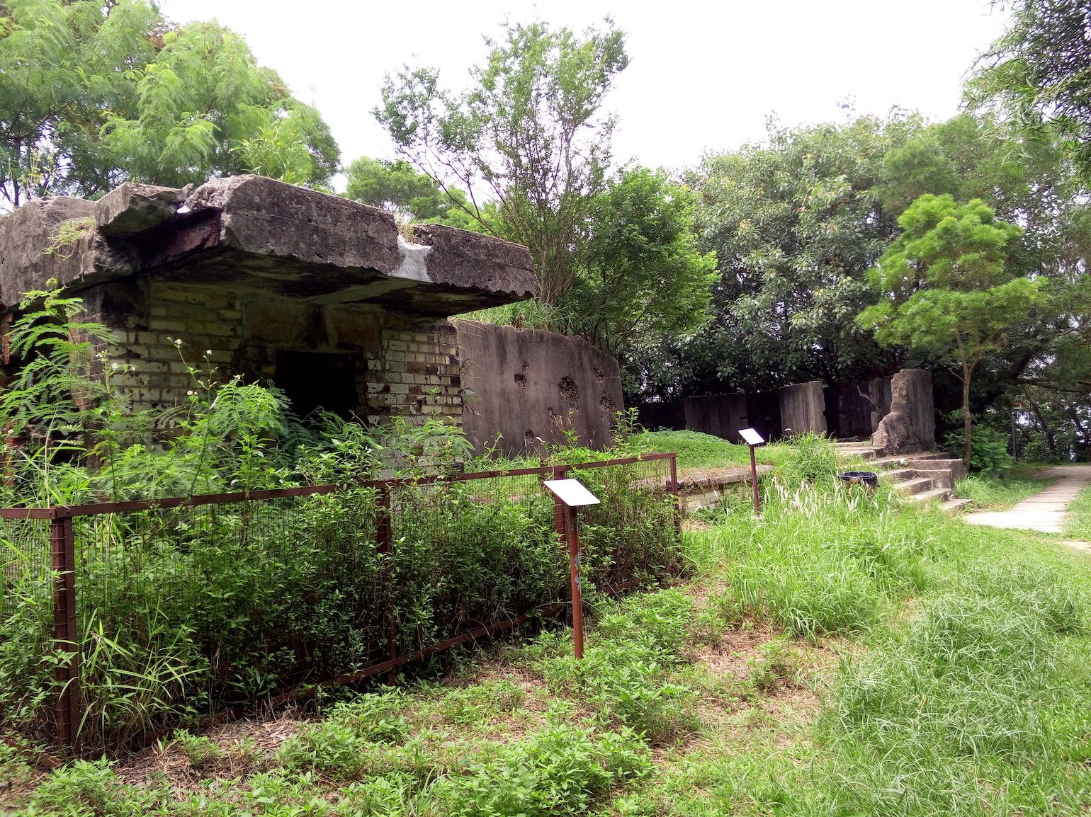 Pinewood Battery Heritage Trail, Heritage Trail, Pinewood Battery, Military Site Hike, Peak Hikes