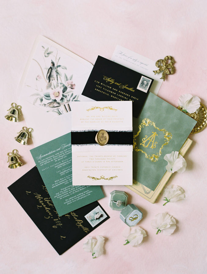 When should the wedding invitation order be finalised?